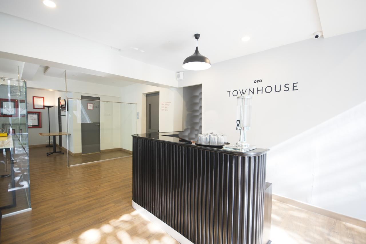 Oyo Townhouse 16 International Airport Hotel Mumbai Exterior foto